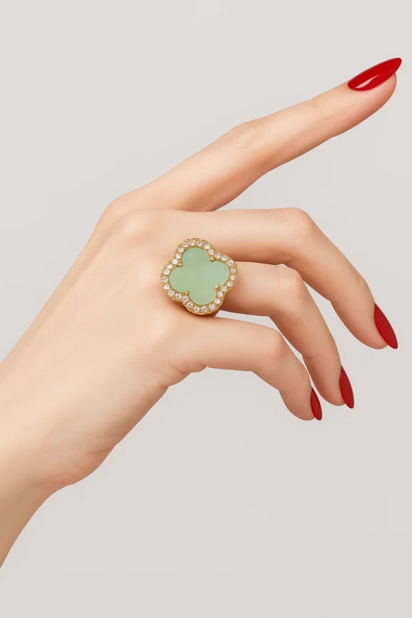 Lucky Clover Sparkle Ring - Image 4